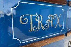 trax-bus-pinstriping